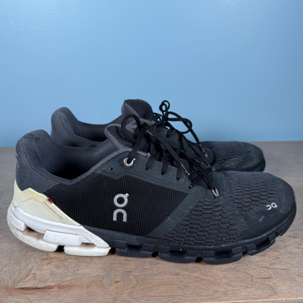 On Running Cloudflyer Mens 13 Black White Stability Helion CloudTec 21.99631